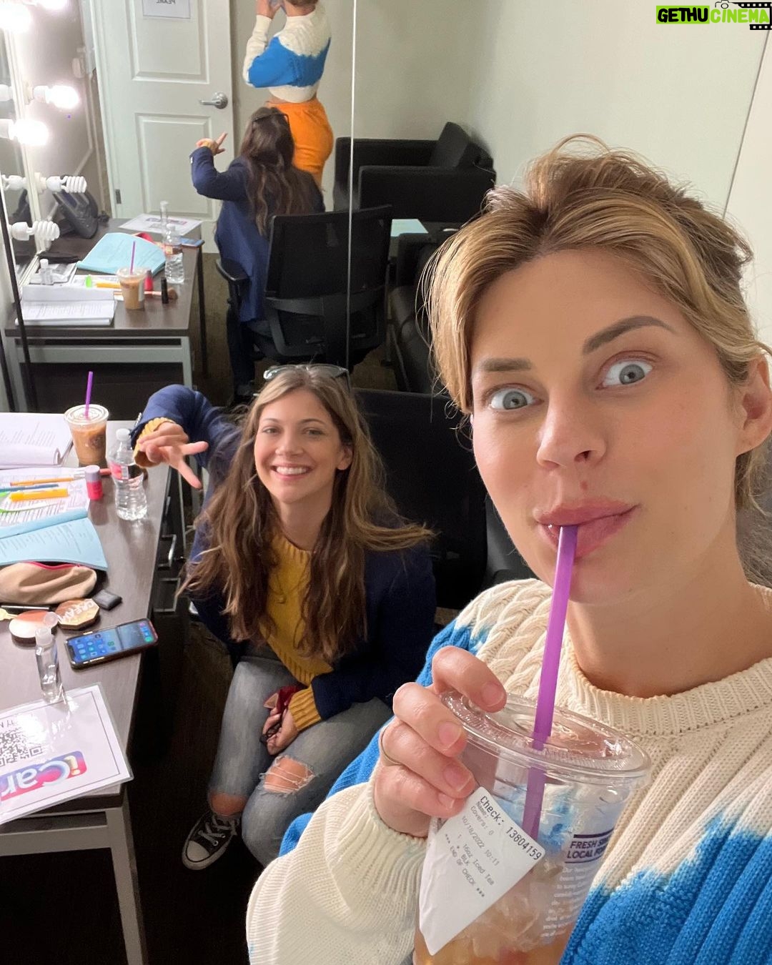 Hannah Stocking Instagram - @icarly Season 3 is finally here streaming now on @paramountplus 🤩🔥 #iCarly #iykyk