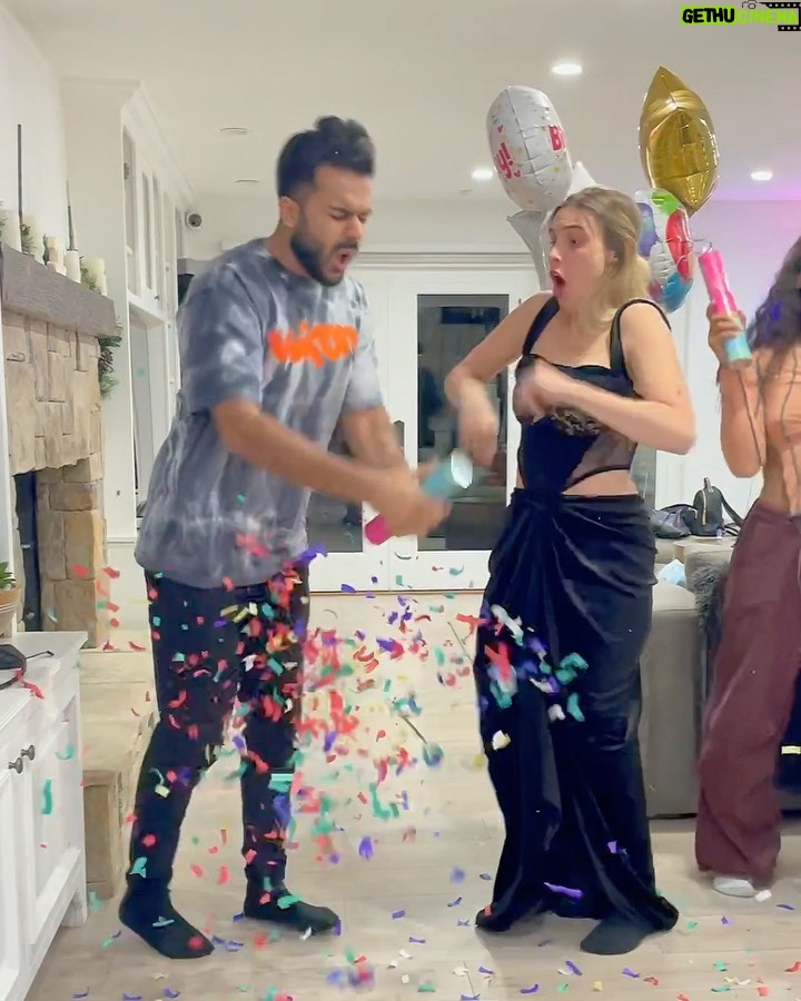 Hannah Stocking Instagram - SURPRISE GONE WRONG 🤭🤣 @adamw