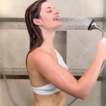 Hannah Stocking Instagram - Shower temperatures are dramatic 🥵🥶