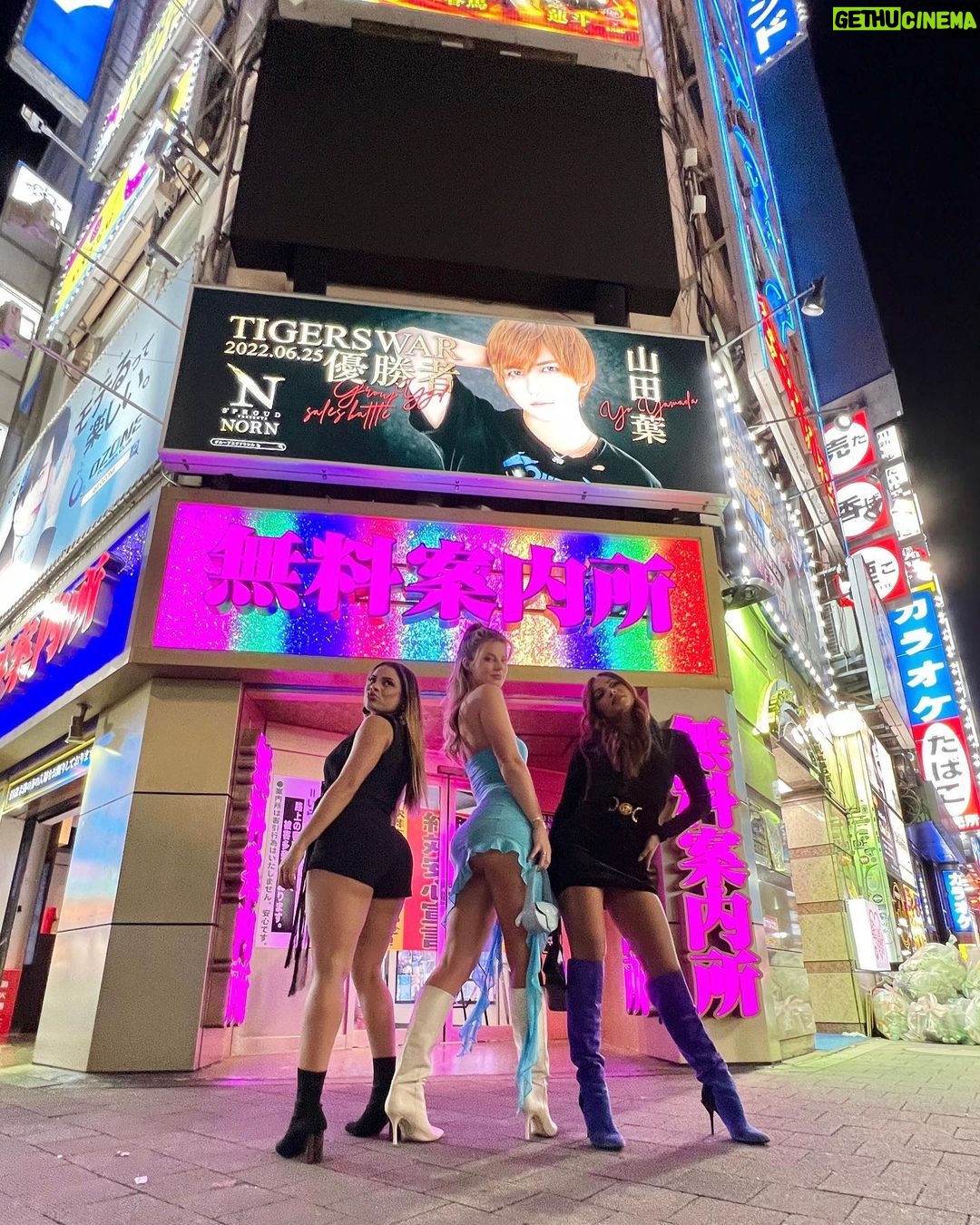 Hannah Stocking Instagram - Girls trip to Tokyo 🇯🇵😻 Tokyo Japan