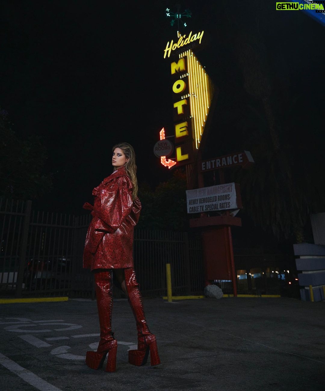 Hannah Stocking Instagram - ITS FINALLY OUT! It’s a such an incredible honor to be the cover of the BASIC 20th Anniversary Issue ⭐️ This shoot was a dream and a magical collaboration. 🥹 thank you @novakaplan & @jacksonchong_ for making this happen! Publication: BASIC Magazine @basic_magazine Editor-In-Chief: Viktorija Pashuta @viktorija_pashuta CFO, Producer: Jackson Chong @jacksonchong_ Photographer: Jana Schuessler @janaschuessler Stylist: Nikko Panti @nikkopanti Hair: Lovette Limones @lovettecandice Makeup: Nova Kaplan @novakaplan Makeup Assistant: Karla Bonilla @karlabonillamua Set Design: Amy Theresa Toolen @_amytheresa_ Videographer: George Masin @perspectiveout