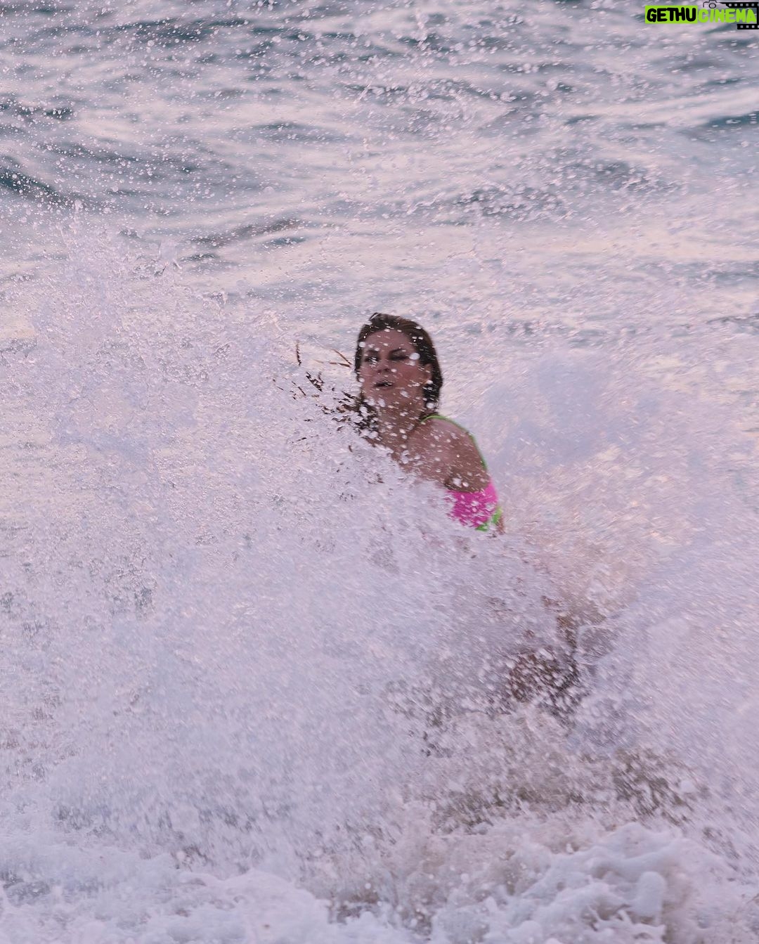 Hannah Stocking Instagram - γεια σου μαλακα 🇬🇷 (where are you from?) 👙 @solomioswim 📸 @solmazsaberi Laguna Beach, California
