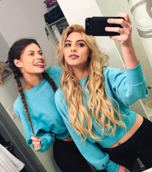Hannah Stocking Instagram - Missing my bestie 🥺🥺🥺