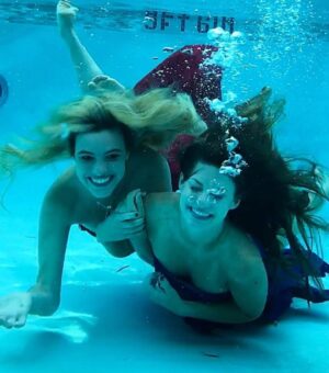 Hannah Stocking Instagram - Missing my bestie 🥺🥺🥺
