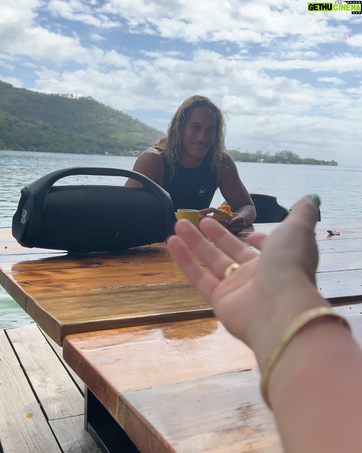 Hannah Stocking Instagram - Photo dump of MO’OREA 🐋🧚♂️🐙🦭MALAKAS FOR LIFE 🐋🇬🇷 Moorea