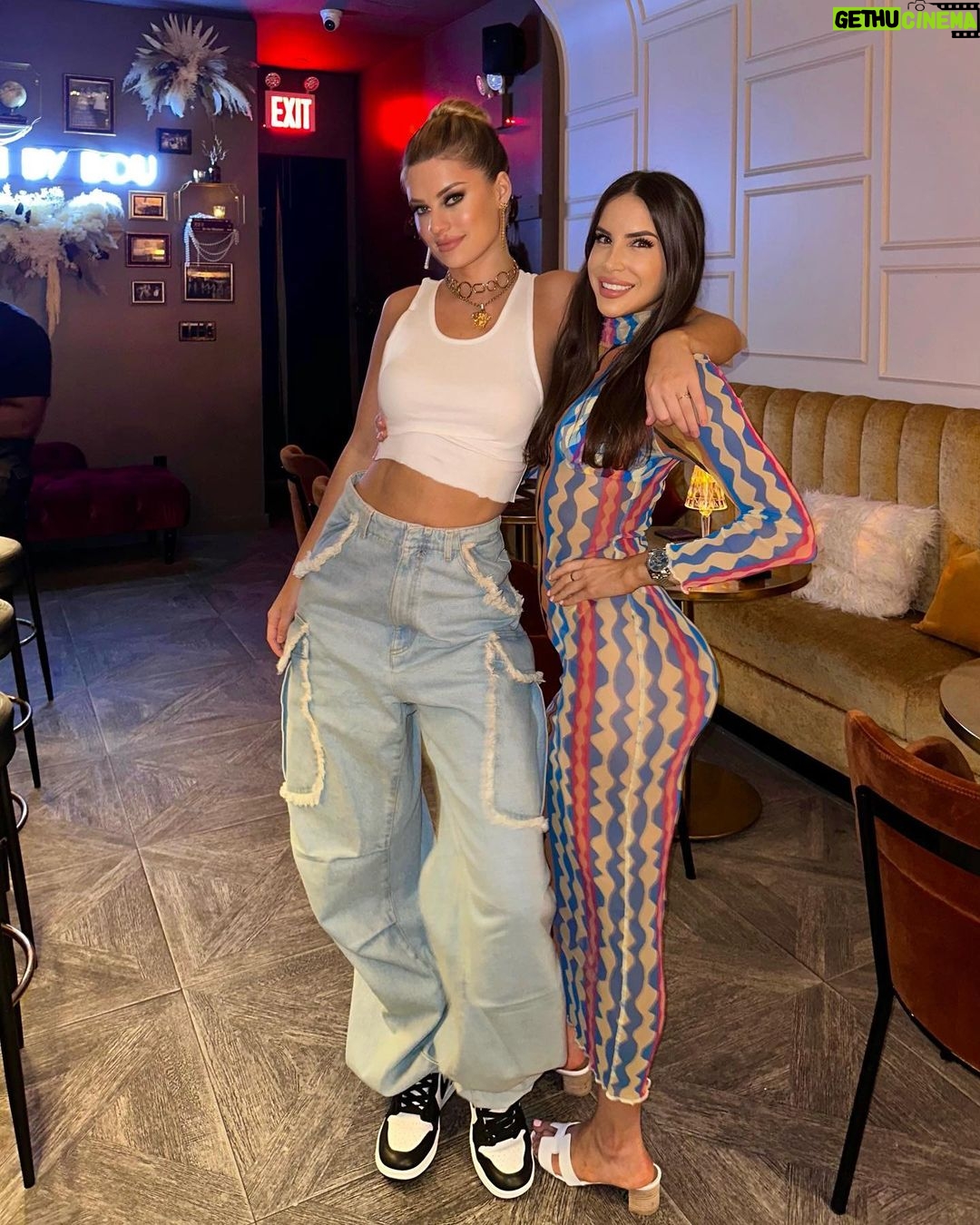 Hannah Stocking Instagram - NYFW Festivities 🗽🤩 New York, New York