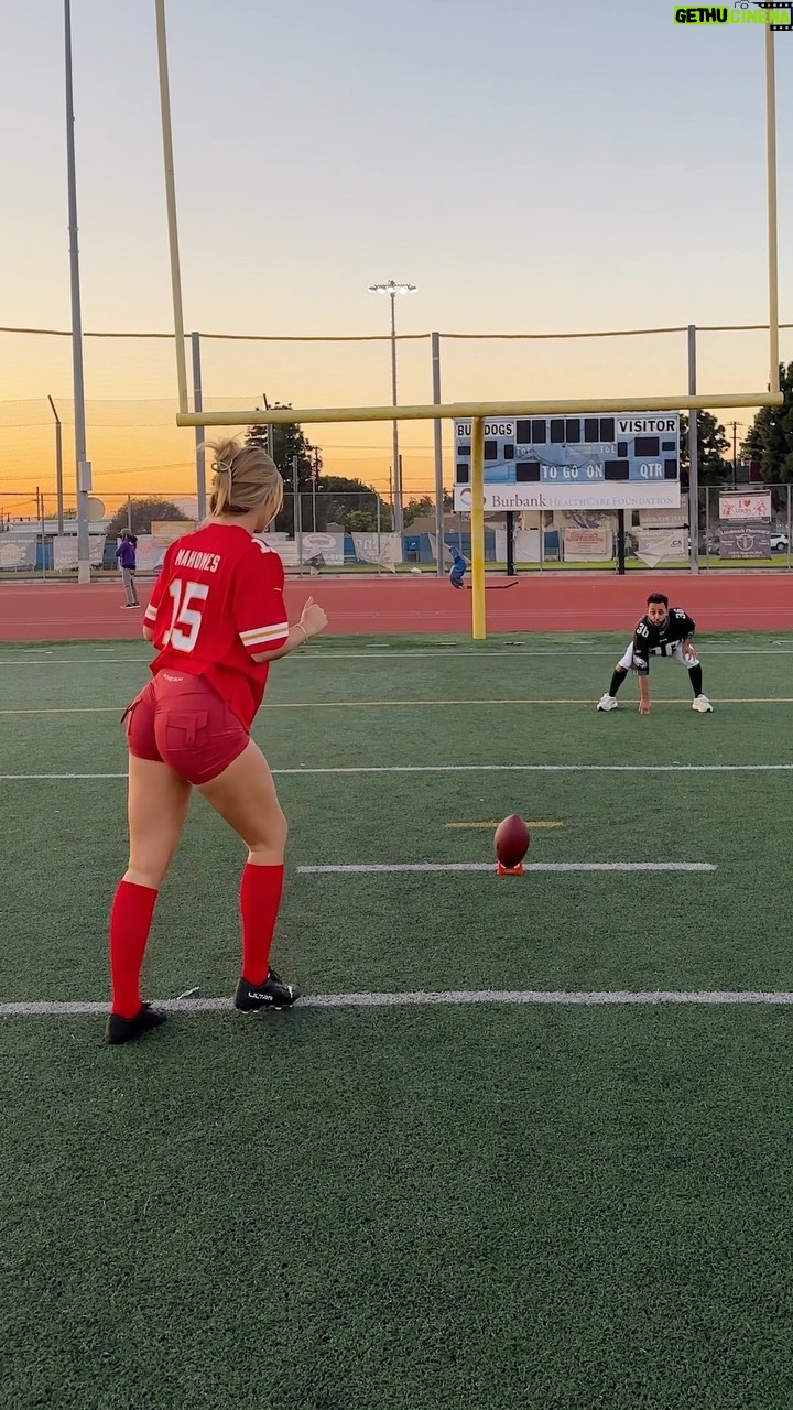 Hannah Stocking Instagram - Who’s going to the Super Bowl? 🏈🏆 @anwar