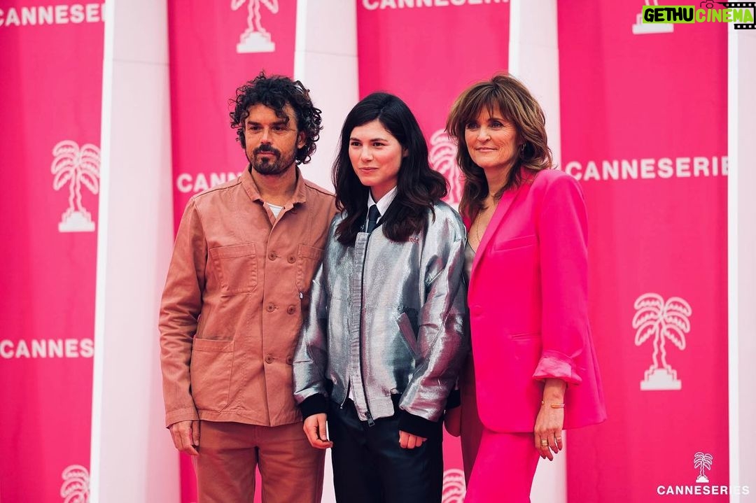 Hanna van Vliet Instagram - 💖CANNESERIES 💖 Childhood dream to be in Cannes and show ‘Childhood Dreams’ in the famous Louis Lumière theatre! Merci pour tout @canneseries. @macblok @schouwbram @topkapifilms and all the talented cast & crew of this big family saga. styling @hrxkns 😍 📸 @studio_vigerie @mathildeaudoire @camille.fermon Cannes, France