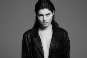Hanna van Vliet Instagram - Auditioning for male movie star ✨✨✨✨✨✨✨ shot by @rtreebusch @studio_rmt styling @richardschreefel muah @claytonleslie