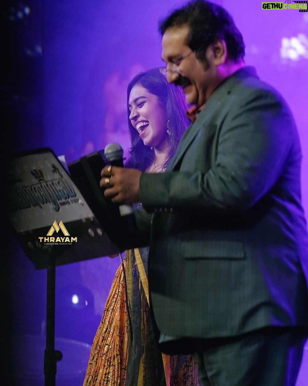 Haripriya Instagram - @haripriyasinger ❤️🎶✨ Mano’s Mukkala Mukabula ❤️🎶 40 Years Of MANO ✨ 📆 DEC 10, SUNDAY 📍Hindustan Arts & Science College, Coimbatore @singer_mano @sirpy_music @raffimano7 @haripriyasinger @thrayam_mdproduction @mounarraagam_muralii #mukkalamukabula #singermano #haripriya #haripriyasinger #liveinconcert #coimbatore Coimbatore, Tamil Nadu