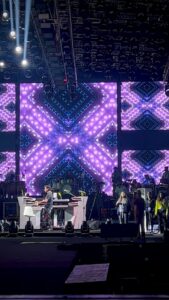 Haripriya Instagram - #Throwback to Rock on harris chennai concert’s stage rehearsals. Had a great experience working with such good musicians and technicians. 🫶🏼🧿 Here’s a clip of mudhar kanave ,loved how it sounded so i wanted to share this with y’all. 🤗 Kudos to our sound team @riyasdeenriyan & @raghuramankutty 👏🏼 . . #harrisjayaraj #concert #bts #live #explore #instareels #stage YMCA Nandanam