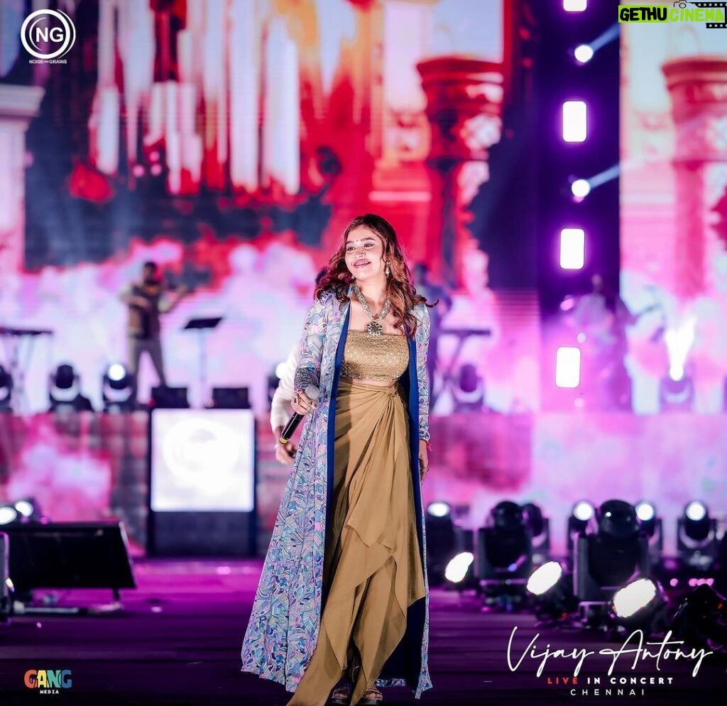 Haripriya Instagram - “Vijay Antony Live In Concert - Chennai ” 🎤 Ft. @haripriyasinger 💫 @vijayantony @noiseandgrains @gangmedia_offl @karya2000 @itisveer @thirdeyephotographyy #vijayantony #OGVibe #noiseandgrains