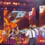 Haripriya Instagram - Right aah?🤌🏻🤍 . . @vijayantony 🕺 @haripriyasinger 💃 @noiseandgrains 💥 . . HASHTAGS #vijayantony #musician #chennai #concert #ogvibe YMCA Nandanam