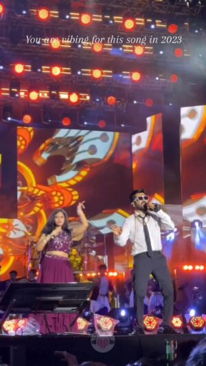 Haripriya Instagram - Right aah?🤌🏻🤍
.
.
@vijayantony 🕺
@haripriyasinger 💃
@noiseandgrains 💥
.
.
HASHTAGS
#vijayantony #musician #chennai #concert #ogvibe