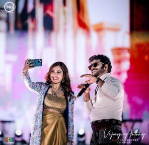 Haripriya Instagram - “Vijay Antony Live In Concert - Chennai ” 🎤

Ft. @haripriyasinger 💫

@vijayantony @noiseandgrains @gangmedia_offl @karya2000 @itisveer @thirdeyephotographyy 

#vijayantony  #OGVibe #noiseandgrains