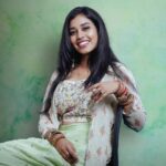 Haripriya Instagram - Outfit : @styl_chennai ✨💛💚 Makeup : @bhavyamakeupartistry Hair : @___dhana__makeupartist__