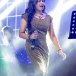 Haripriya Instagram - 💥Party with premgi live in trichy! 23.12.2023 Pc: @desteek.photography 📸 . . @btosproductions @nigal_ #Haripriya #haripriyasinger #concert #live #music Trichy