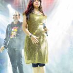 Haripriya Instagram - 💥Party with premgi live in trichy! 23.12.2023 Pc: @desteek.photography 📸 . . @btosproductions @nigal_ #Haripriya #haripriyasinger #concert #live #music Trichy