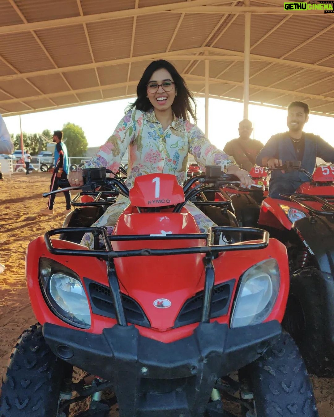 Haripriya Instagram - Dubai was 🔥🤍🏜️🐪 . . #Haripriya #haripriyasinger #dubai #desertsafari #desert Desert Safari Dubai