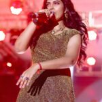 Haripriya Instagram - 💥Party with premgi live in trichy! 23.12.2023 Pc: @desteek.photography 📸 . . @btosproductions @nigal_ #Haripriya #haripriyasinger #concert #live #music Trichy