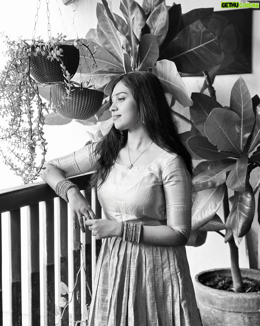 Haripriya Instagram - 🪔✨😊 . . . #Haripriya #haripriyasinger #diwali #festivetime #festivaloflights Chennai, India
