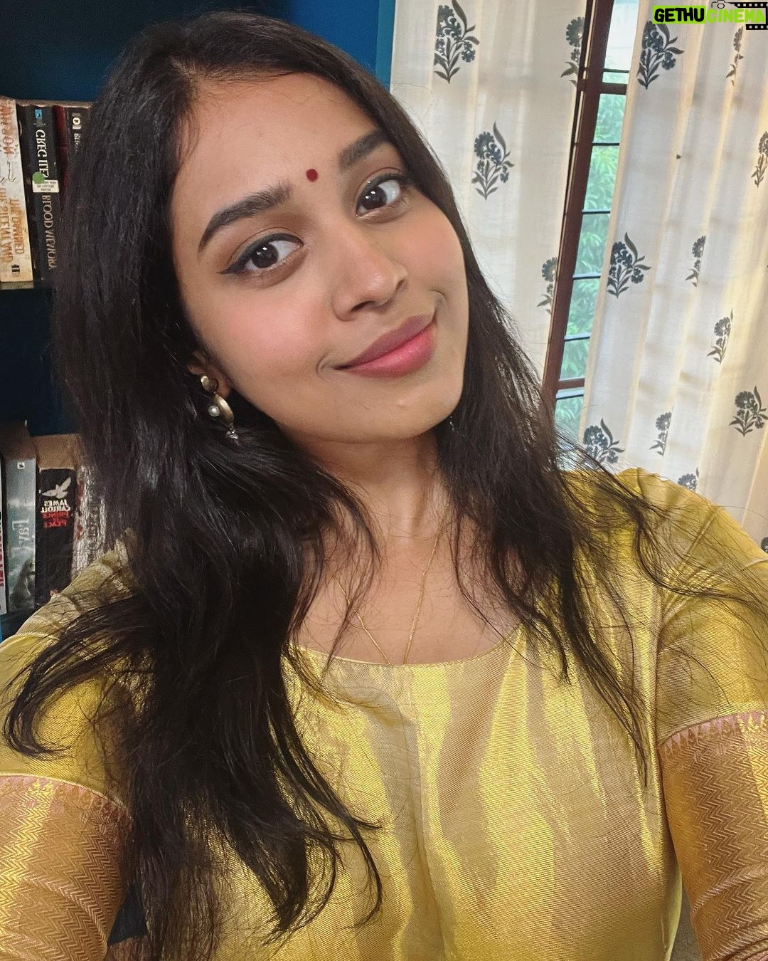 Haripriya Instagram - 🪔✨😊 . . . #Haripriya #haripriyasinger #diwali #festivetime #festivaloflights Chennai, India