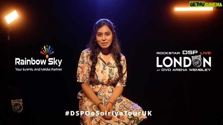 Haripriya Instagram - Experience the MAGICAL COMBO ✨ of DSP & HARIPRIYA together for the 1st time on STAGE with their MUSICAL BLOCKBUSTERS on the 14th JAN! #DSPOoSolriyaTourUK PROMO of The Amazing @haripriyasinger! Join us for an enchanting evening of Tamil melodies – reserve your seat for a night to remember! 🎵✨ One City 🌆 Unmissable Concert 🎵 #DSPOoSolriyaTourUK (Tamil) - 14th JAN 2024, Sunday 6PM Block your calendars, and join us for a musical spectacle Links in Bio! Get your tickets now🎫 Book your tickets link: https://tickets.rainbow-sky.com/qrcode1 Website Ticket Link: https://events.dhigna.com/events/checkout/oo-solriya-tamil #haripriya #haripriyasinger #haripriyasongs #DSPOoSolriyaTourUK #DSPTamilConcert #dspconcert #dsp #dspmusic #dsplondon #uktamil #dsptamil #dspliveconcert #dsptamillondon #tamilmusic #tamilsongs #ovoarena #OVOArenaWembley #rainbowysky #rainbowskyevents London, Unιted Kingdom