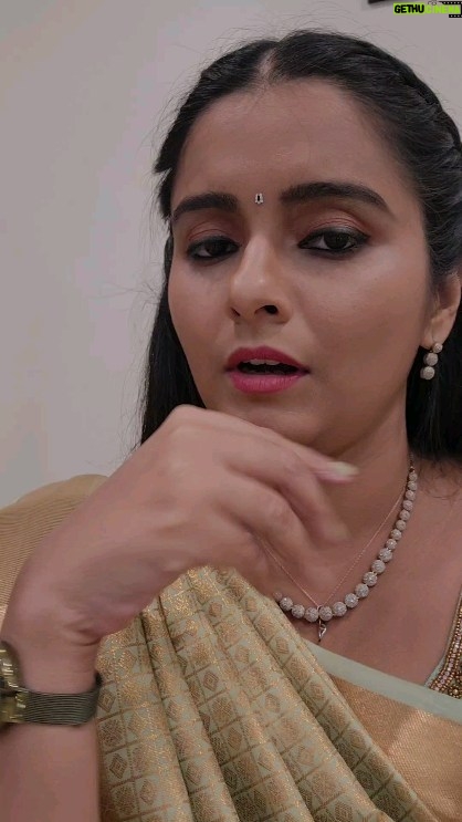 Haripriya Isai - 21.3K Likes - Nan onnum vayadi illa🤗