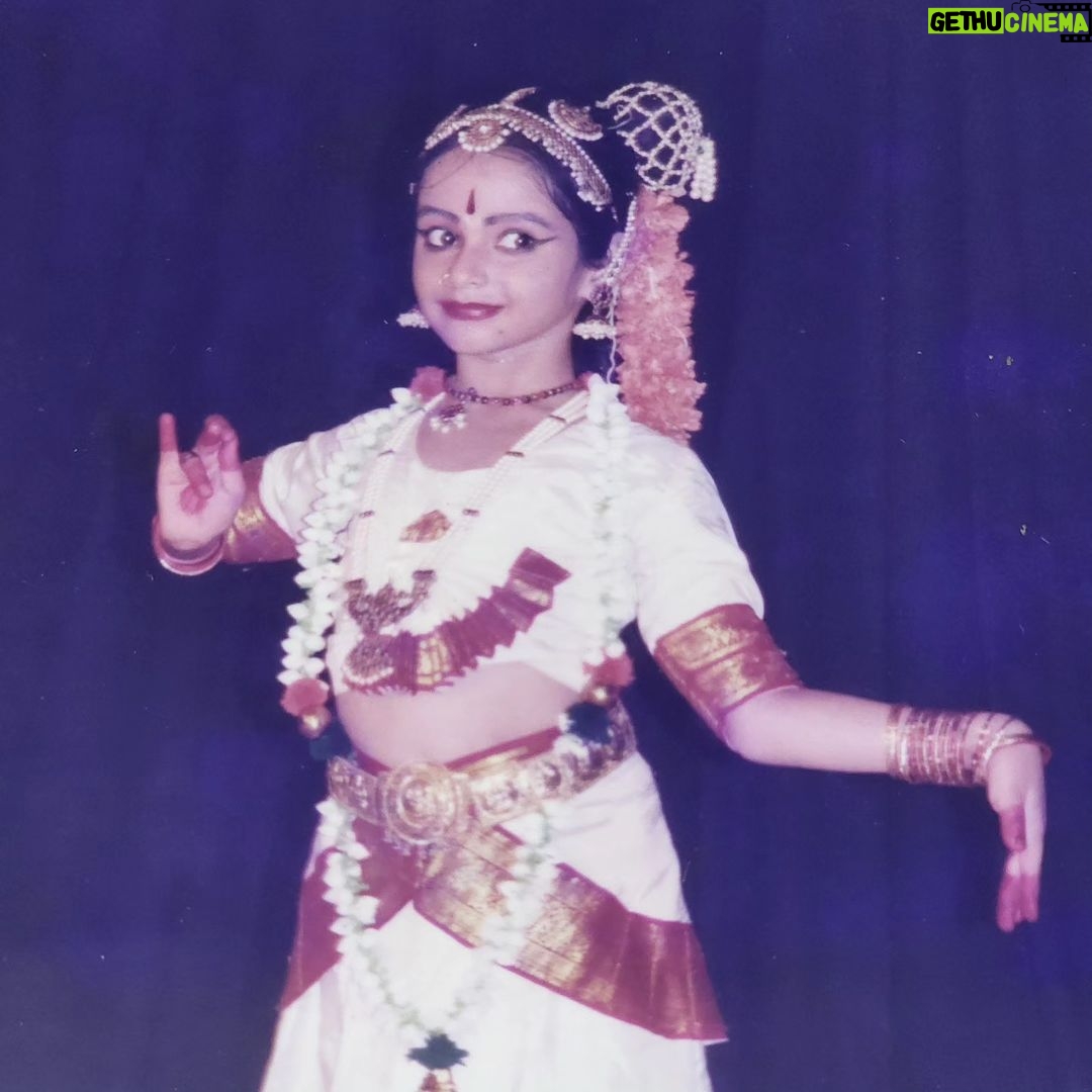 Haripriya Isai Instagram - #nostalgic 🥰🥰🥰 #aandal #thirupavai