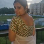 Haripriya Isai Instagram - I am really comfortable with wearing expandable and easy wearing blouses... and my choice of brand and the best one is @gymmer.in .. the brand is just awesome..💞💞 Pls visit website below to buy products and check the size chart. For order and tracking-related inquiries, pls whatsapp at +917352228222. For other queries, leave a message, so that our team will get back to you. https://www.gymmer.in/collections/all-products