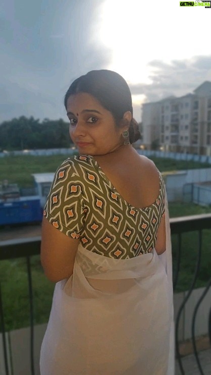 Haripriya Isai - 114.5K Likes - I am really comfortable with wearing expandable and easy wearing blouses... and my choice of brand and the best one is @gymmer.in .. the brand is just awesome..💞💞
Pls visit website below to buy products and check the size chart.
For order and tracking-related inquiries, pls whatsapp at +917352228222.
For other queries, leave a message, so that our team will get back to you.
https://www.gymmer.in/collections/all-products