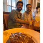 Harleen Sethi Instagram - When “Kohrra” finally cleared up 😬 Celebrating the triumph of art, belief, hard work, patience & commitment to excellence !! Thankyou @netflix_in for getting us all together for a celebration that was due 🥂🥳 KOHRRA SUCCESS PARTY 🎈 #SudipSharma @barunsobti_says @randeepjha @diggi_sisodia @gunjitchopra @monika__shergill @tanyabami @officialcsfilms @polome_b @ankitmalik3 P.S: Really missed rest of the cast & crew 🙃♥️