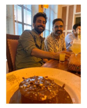 Harleen Sethi Instagram - When “Kohrra” finally cleared up 😬

Celebrating the triumph of art, belief, hard work, patience & commitment to excellence !! Thankyou @netflix_in for getting us all together for a celebration that was due 🥂🥳

KOHRRA SUCCESS PARTY 🎈 
#SudipSharma @barunsobti_says @randeepjha @diggi_sisodia @gunjitchopra @monika__shergill @tanyabami @officialcsfilms @polome_b @ankitmalik3 

P.S: Really missed rest of the cast & crew 🙃♥️
