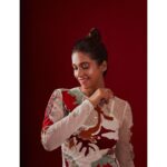 Harleen Sethi Instagram - Reindeer- ing through the ‘Kohrra’ 🦌 Outfit @sahilkochharofficial Styled by @stylingbyvictor @sohail__mughal___ Makeup @makeupbyvinod Hair @sunny_hairr Accessories @kushalsfashionjewellery 📸 @throwbakc