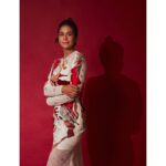 Harleen Sethi Instagram - Reindeer- ing through the ‘Kohrra’ 🦌 Outfit @sahilkochharofficial Styled by @stylingbyvictor @sohail__mughal___ Makeup @makeupbyvinod Hair @sunny_hairr Accessories @kushalsfashionjewellery 📸 @throwbakc