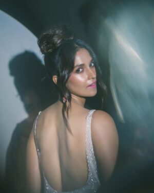 Harleen Sethi Instagram - "Under the stars with @filmfare ,
a night of dazzling glamour and recognition 🌟 A big shoutout to @jiteshpillaai and all the incredible artists for turning it into an unforgettable celebration ♥️ 

#FilmfareOTT2023

Stylist @stylingbyvictor @sohail__mughal___
Assisted @styleby_antara
Makeup @bugsbunny_17 
Hair @sunny_hairr @kavitaparmar_makeup_hair 
Outfit @masumimewawallaofficial 
Accessories @the_jewel_gallery 

📸 @rishabhkphotography