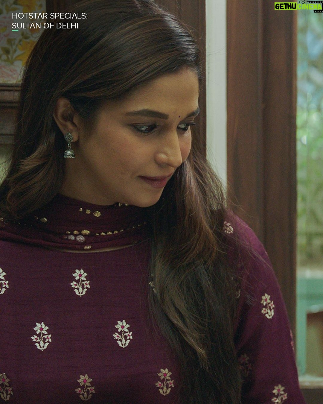Harleen Sethi Instagram - Just your friendly neighborhood sweetheart, spreading smiles one wave at a time! ππ #HotstarSpecials #SultanOfDelhi - All episodes streaming from 13th October. #SultanOfDelhiOnHotstar @tahirrajbhasin @anjumsharma @nishantdahhiya @itsharleensethi @goenkaanupriya @pathakvinay @mehreenpirzadaa @milan.a.luthria @suparnverma @karanvyas11 @sarkarshibasish @shreyaghoshal @armaanmalik @amaal_mallik @anumalikmusic @javedali4u @sangeetsiddharthofficial @songsteering @siddharthhaldipur @anmolmalik5 @dekhodekho @reliance.entertainment @richard_devarda @aditya.mandke @dndcofficial @vikramdahiya707 @innovativeraaj @vishnow @punitjpathakofficial @castingchhabra @zeemusiccompany