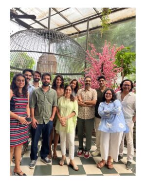 Harleen Sethi Instagram - When “Kohrra” finally cleared up 😬

Celebrating the triumph of art, belief, hard work, patience & commitment to excellence !! Thankyou @netflix_in for getting us all together for a celebration that was due 🥂🥳

KOHRRA SUCCESS PARTY 🎈 
#SudipSharma @barunsobti_says @randeepjha @diggi_sisodia @gunjitchopra @monika__shergill @tanyabami @officialcsfilms @polome_b @ankitmalik3 

P.S: Really missed rest of the cast & crew 🙃♥️