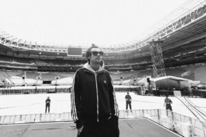 Harry Styles Instagram - 2022 changed my life. 

I can’t begin to thank all of you who supported me through it, I’ll never forget it. 
I hope your end of year is filled with happiness and calm. 
Love you all. 
See you next year. H
