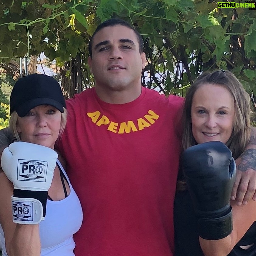Heather Locklear Instagram - A little MMA boxing this morning
