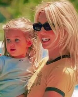 Heather Locklear Instagram - Happy Birthday to my favorite person on earth! You are stronger, smarter, and more beautiful than you can ever imagine. I’m so glad God trusted me to be your mama🩵♥️💗💘💕