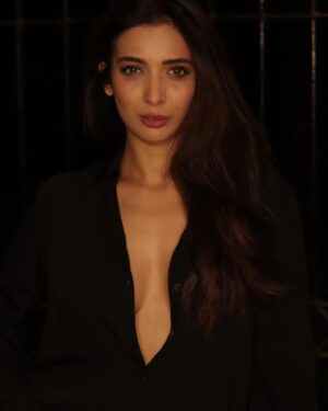 Heena Panchal Instagram - Happiness is when I wear 🖤
.
.
.
#heena #heenapanchal #love #black #artist #explore
