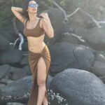 Heena Panchal Instagram - People say you are hot and beautiful!!! Damn true😉 . . . #heena #heenapanchal #bikini #photography #artist