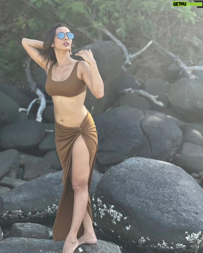Heena Panchal Instagram - People say you are hot and beautiful!!! Damn true😉 . . . #heena #heenapanchal #bikini #photography #artist