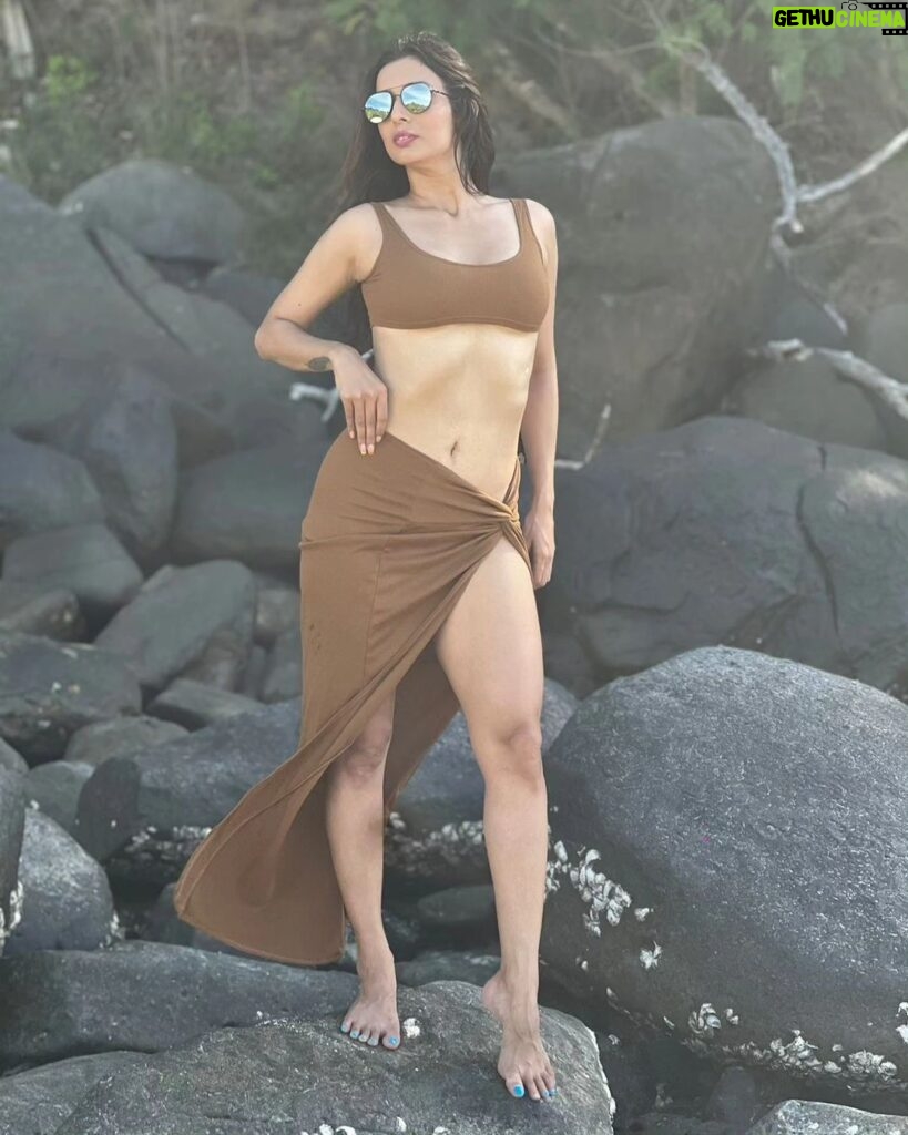 Heena Panchal Instagram - People say you are hot and beautiful!!! Damn true😉 . . . #heena #heenapanchal #bikini #photography #artist