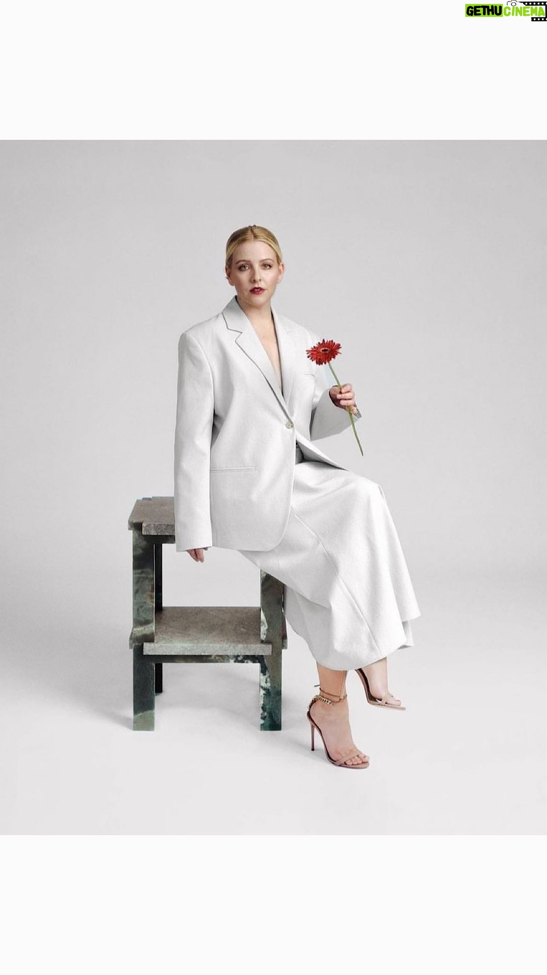 Heléne Yorke Instagram - #bts babe @heleneyorke for @ellecanada #🇨🇦