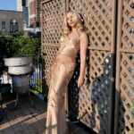 Heléne Yorke Instagram - A slinky, sweaty NYC evening 💦 . . . . 💃🏼&📸: @sarahslutsky 💄: @lisaaharon 💁🏼‍♀️: @seijinyc For the Season 2 premier of @othertwoshow premiering TOMORROW on @hbomax!!! Brooklyn, New York