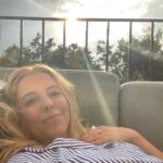 Heléne Yorke Instagram – Rain break. Brooklyn Heights