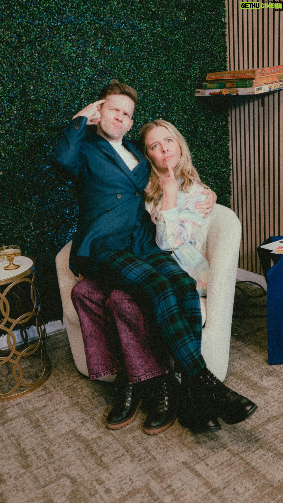 Heléne Yorke Instagram - My college bestie @heleneyorke on @thatsoundsrightpod? IN THIS CLIMATE?! You may know her as @othertwoshow’s Brooke Dubek, but I know her as “the roommate who will kill that bug on the ceiling.” Such a honor to have TV’s funniest lady (not an exaggeration!!!) dig into the hidden—and sometimes fake—origins of common phrases. Watch today’s episode on YouTube, or listen wherever you get your podcasts. LINK IN BIO! #theothertwo #comedypodcast #historypodcast #broadway New York, New York