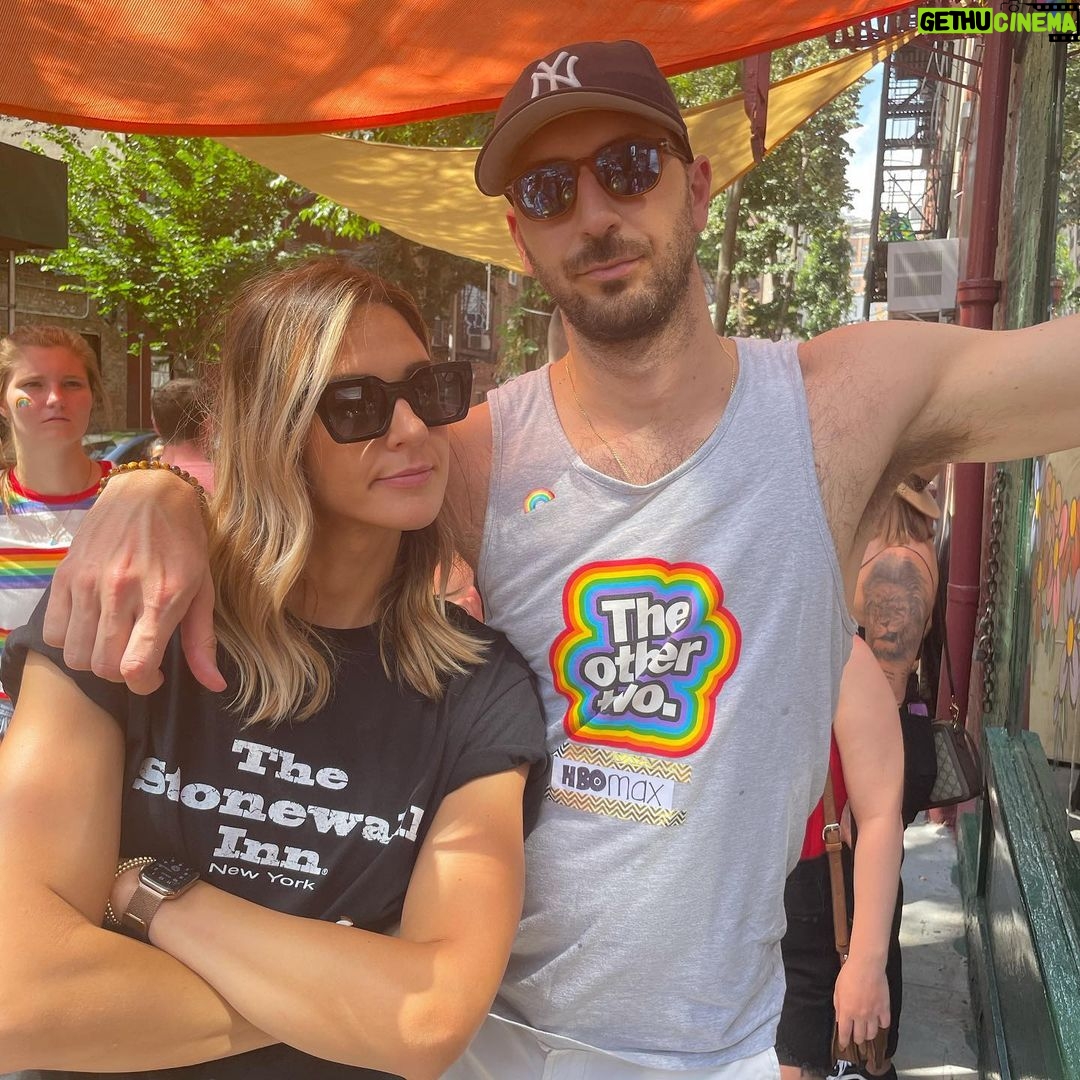 Heléne Yorke Instagram - We drank like we were 22, and are now dead and unable to tell the tale. From what I remember it was fun? What an explosion of joy to spend the day with 2 of our favs 🌈 Scroll for a tearful goodbye. I hope you ALL had a #happypride. Thank you @cubbyholebar for being simply the best 💞 Cubbyhole bar NYC